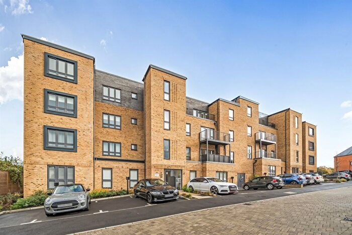 1 Bedroom Flat For Sale In Isambard Close, Maidenhead, SL6