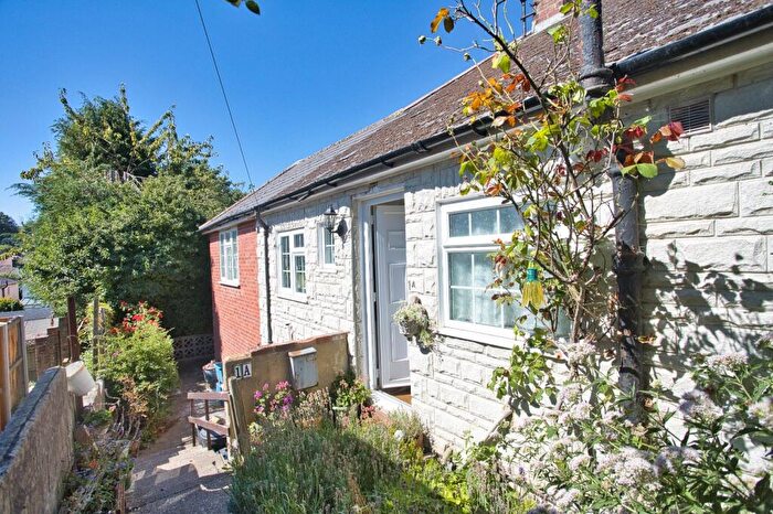 2 Bedroom Bungalow For Sale In Queens Avenue, Dover, Kent, CT17