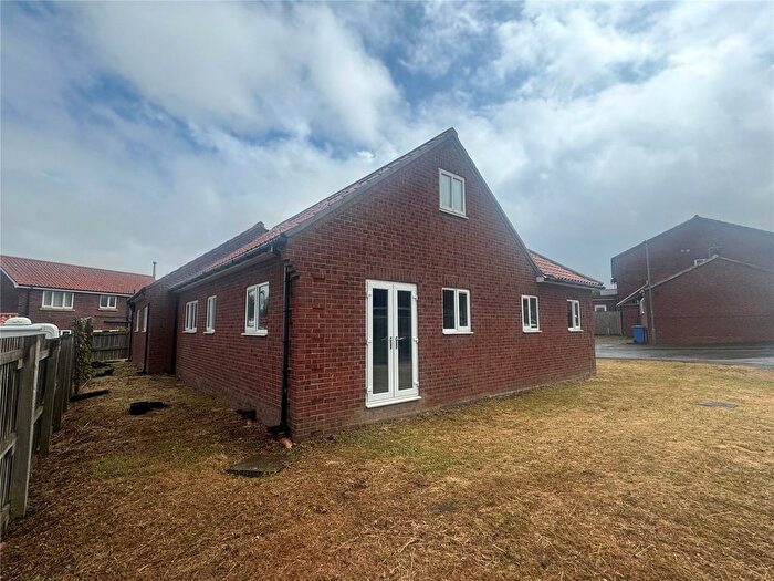 Bungalow For Sale In Mount Farm Close, Whitby, North Yorkshire, YO22