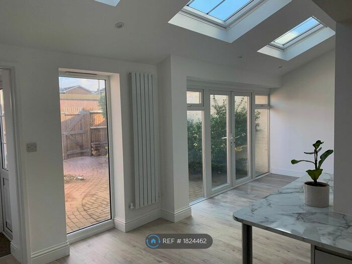 3 Bedroom Terraced House To Rent In Springvale, Swanmore, SO32