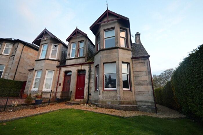 3 Bedroom Semi-Detached House To Rent In Maxwell Drive, East Kilbride, South Lanarkshire, G74