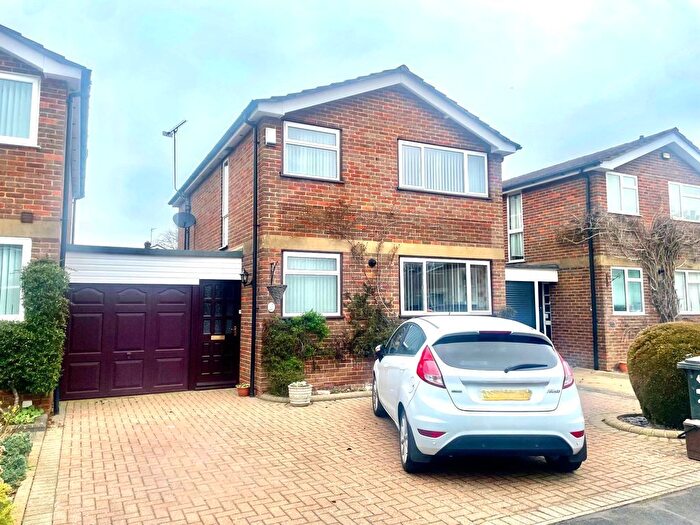 3 Bedroom Property For Sale In Old Kiln Road, Flackwell Heath, High Wycombe, HP10