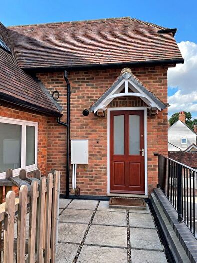1 Bedroom Flat To Rent In High Street, Staplehurst, TN12