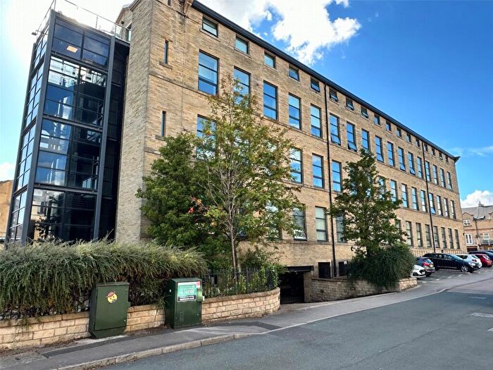 1 Bedroom Flat For Sale In Cavendish Court, Drighlington, Bradford, West Yorkshire, BD11