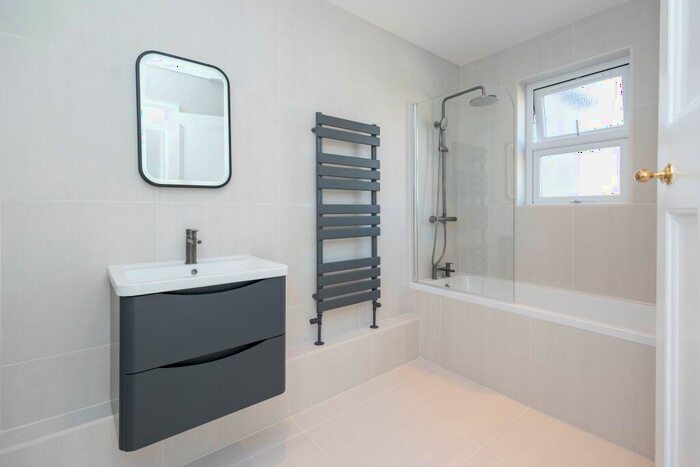 2 Bedroom Flat To Rent In Richmond Hill, Bournemouth, BH2