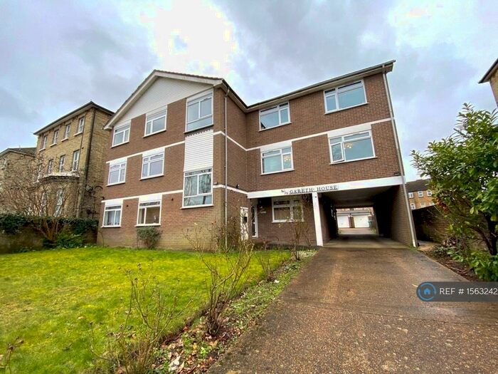 2 Bedroom Flat To Rent In Gareth House, Surbiton, KT5