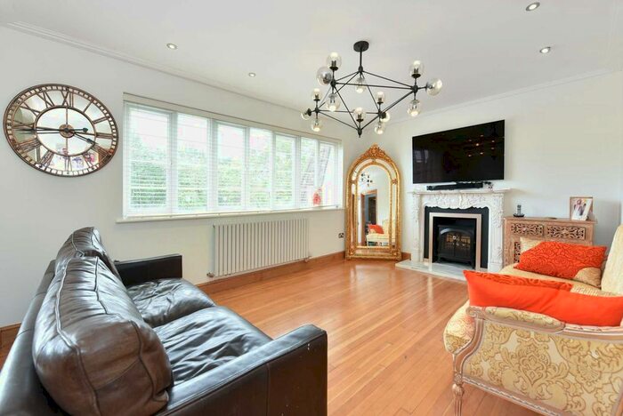 2 Bedroom Flat To Rent In Montpelier Road, Ealing, W5