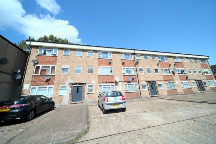 1 Bedroom Flat To Rent In Lansdowne Road, London, N17