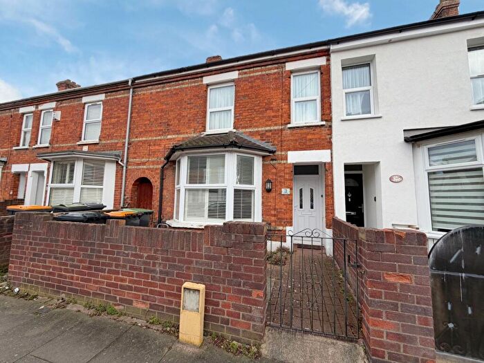 3 Bedroom Terraced House For Sale In Fairfax Road, Bedford, MK40
