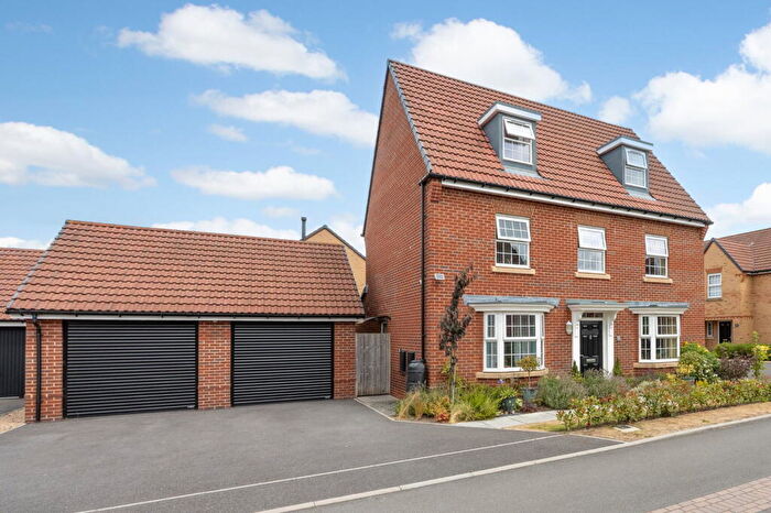 5 Bedroom Detached House For Sale In Snell Mead, Devizes, Wiltshire, SN10