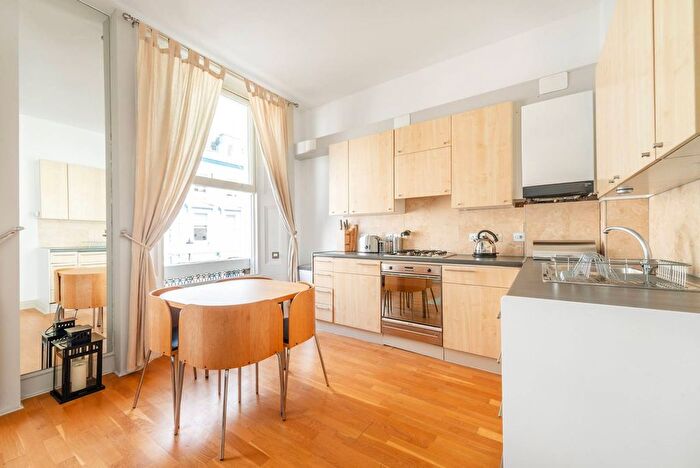 1 Bedroom Flat To Rent In Ladbroke Crescent, Notting Hill, London, W11