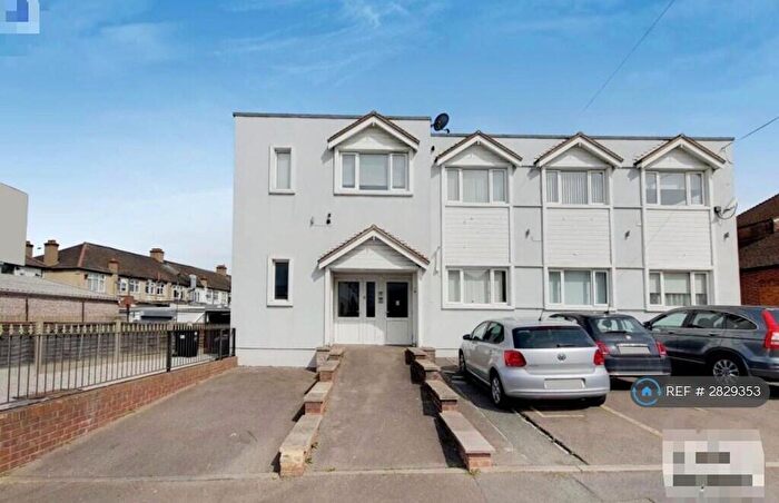 1 Bedroom Flat To Rent In Grenfell Avenue, Hornchurch, RM12