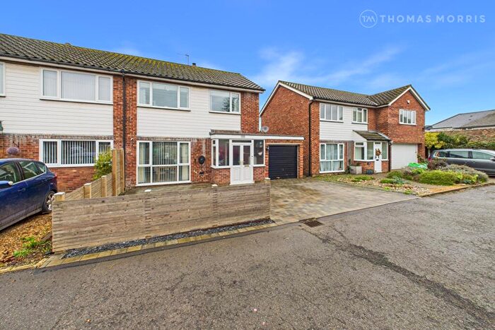 3 Bedroom Semi-Detached House For Sale In High Street, Offord Cluny, St. Neots, Cambridgeshire, PE19