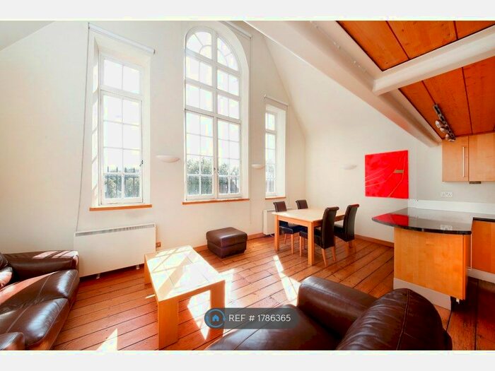 2 Bedroom Flat To Rent In Albany Road, London, SE5