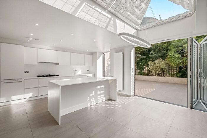 4 Bedroom Terraced House To Rent In Warwick Gardens, Kensington, W14