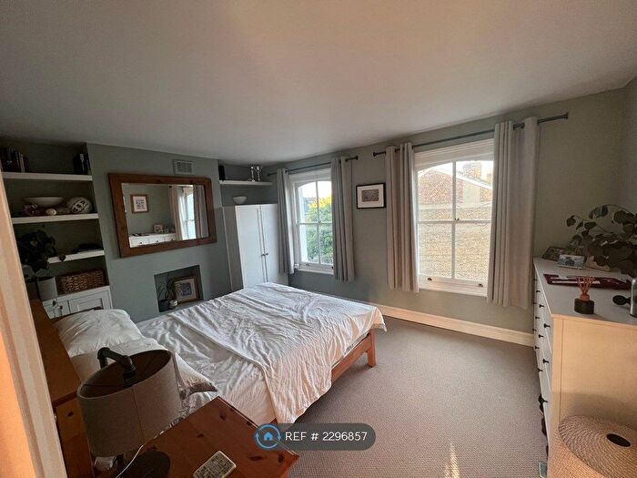 2 Bedroom Flat To Rent In Brixton, London, SW2