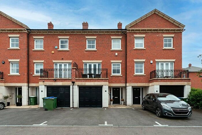 4 Bedroom Terraced House To Rent In Rainbow Road, Erith, DA8