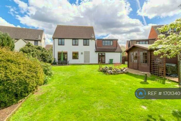 5 Bedroom Detached House To Rent In Hadrians Drive, Milton Keynes, MK13