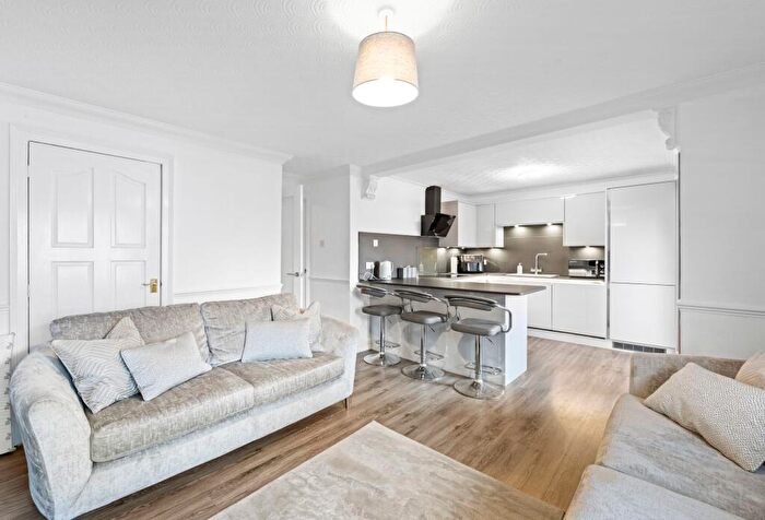 4 Bedroom Semi-Detached House For Sale In Glendevon Park, Winchburgh, EH52