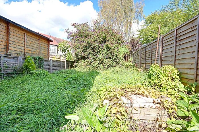 2 Bedroom Flat To Rent In Sketty Road, Enfield, EN1