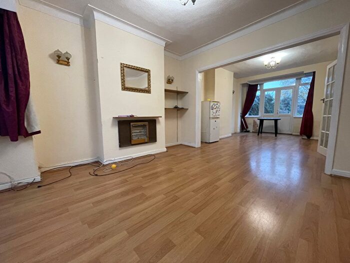 3 Bedroom Terraced House To Rent In Springfield Drive, Ilford, IG2