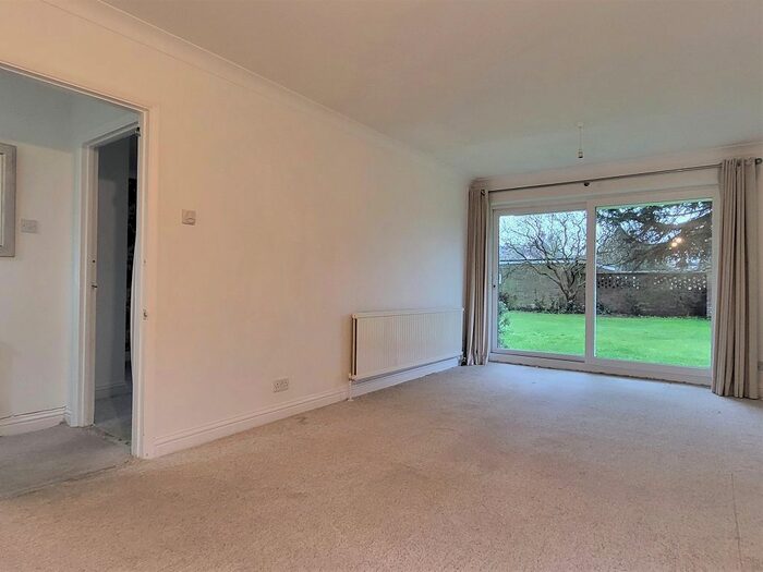 2 Bedroom Flat To Rent In Eastbury Road, Watford, WD19