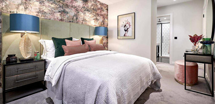 2 Bedroom Apartment To Rent In Royal Exchange, London, KT1