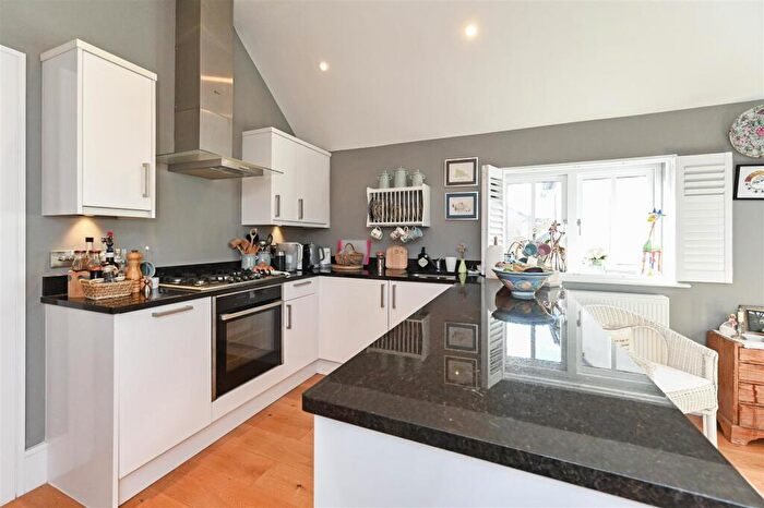 1 Bedroom House To Rent In Brewery Hill, Arundel, BN18