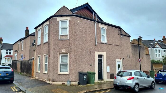 1 Bedroom Flat To Rent In Neuchatel Road, London, SE6