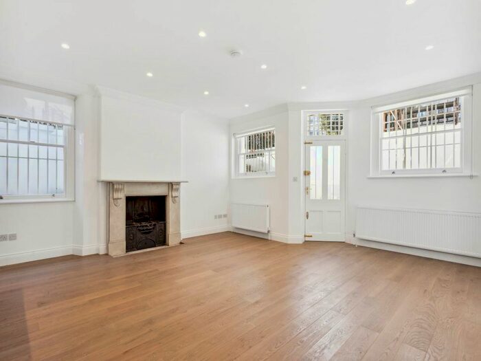 2 Bedroom Flat To Rent In Onslow Gardens, South Kensington, London, SW7
