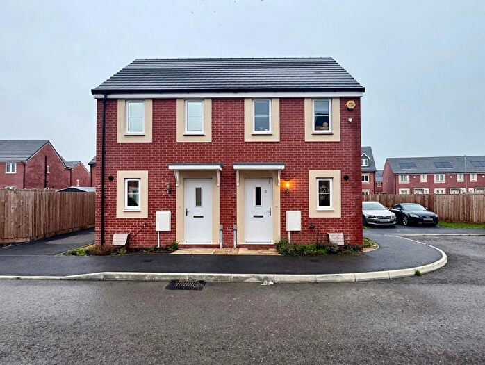 2 Bedroom Semi Detached House For Sale In Hatfield Drive, Bridgwater, TA6