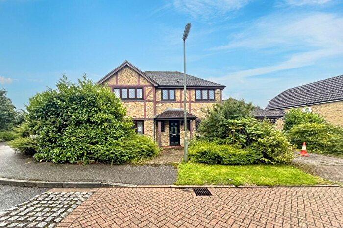 4 Bedroom Detached House For Sale In Deacon Place, Caterham, Surrey, CR3