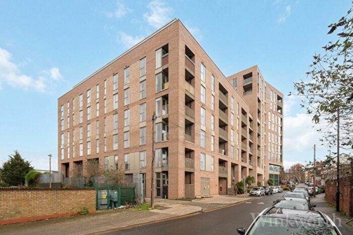 2 Bedroom Flat For Sale In Goodwood Road, London, SE14