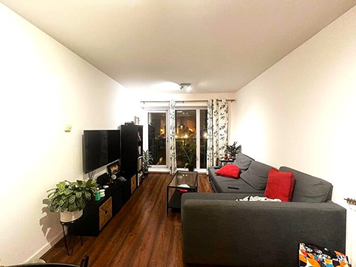 2 Bedroom Flat To Rent In Flat, Peebles Court, Whitestone Way, Croydon, Surrey, CR0