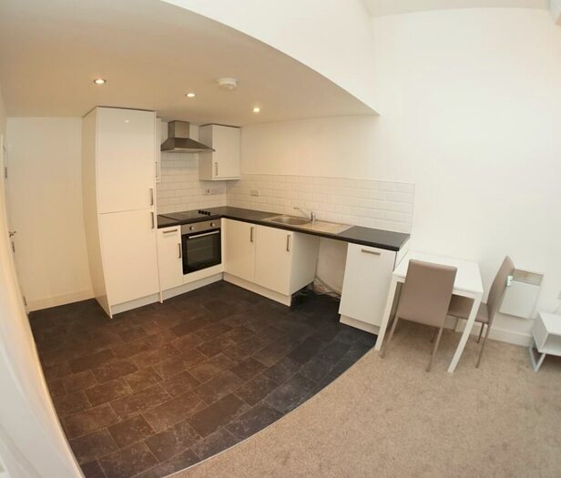 1 Bedroom Flat To Rent In Law Russell House, Vicar Lane, Bradford, West Yorkshire, BD1