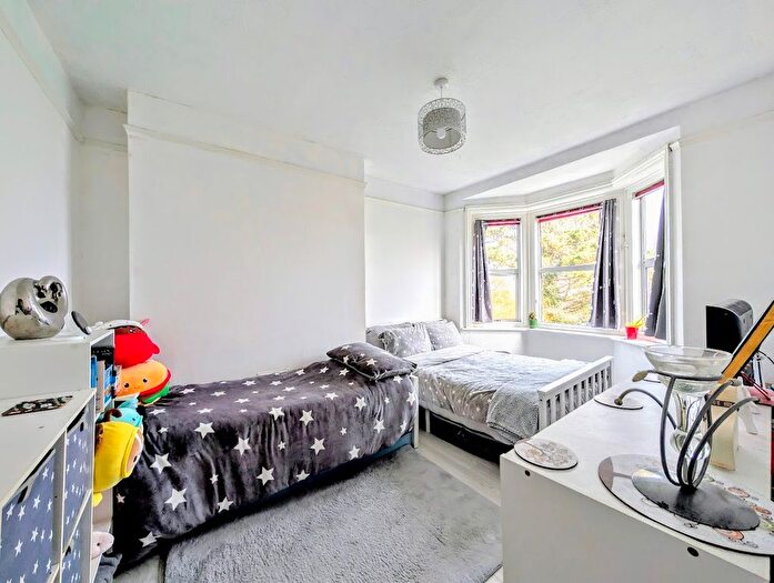 1 Bedroom Flat For Sale In Navarino Road, Worthing, BN11