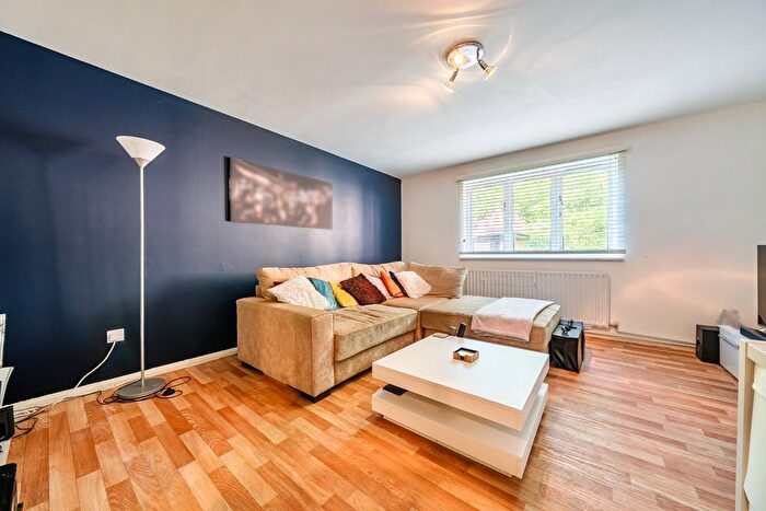 2 Bedroom Flat For Sale In Baildon Street, London, SE8