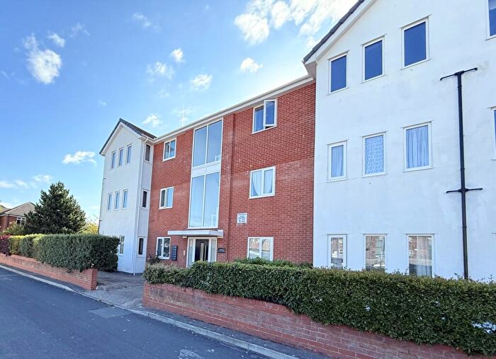 2 Bedroom Flat To Rent In Grosvenor Court, Grosvenor Road, Hoylake, Wirral, Merseyside, CH47