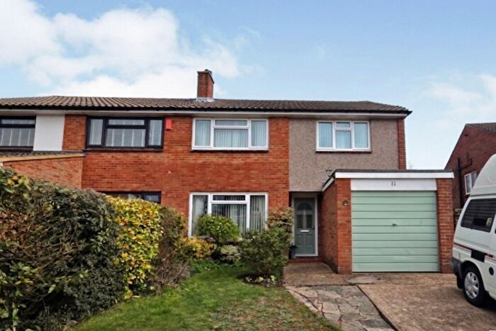4 Bedroom Semi Detached House For Sale In Bruce Close, Fareham, PO16