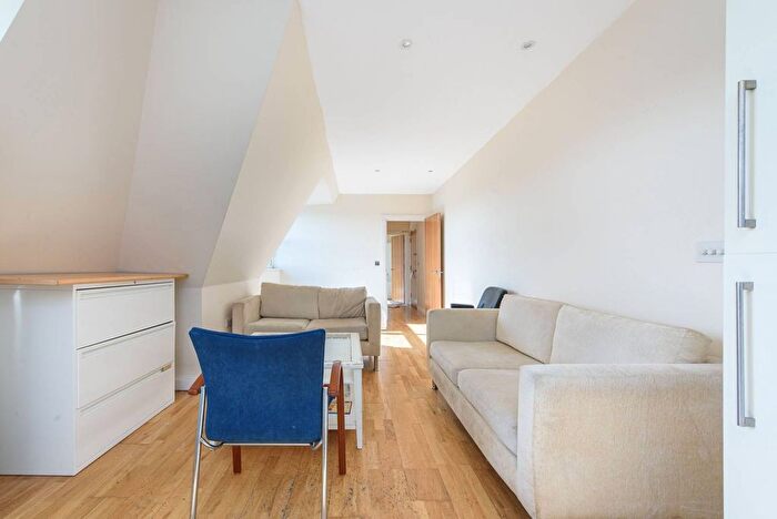 2 Bedroom Flat For Sale In Sheila House, Temple Fortune, London, NW11