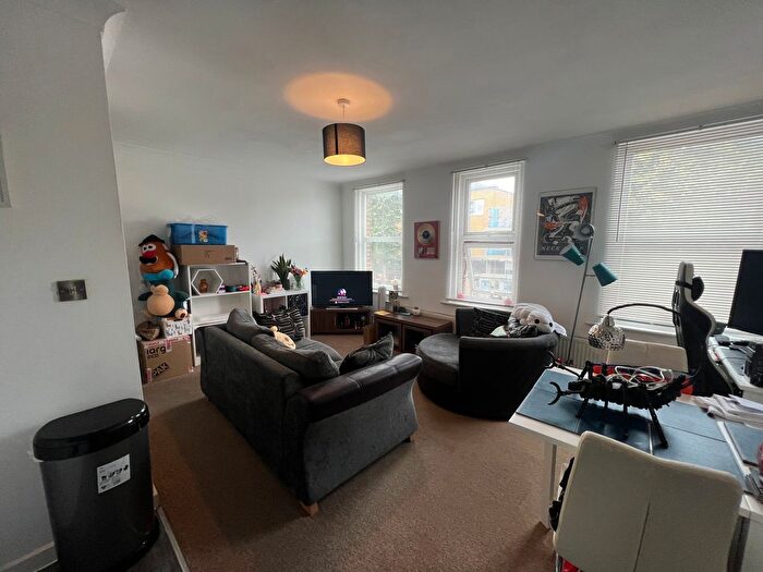 1 Bedroom Flat To Rent In Christchurch Road, Bournemouth, BH7