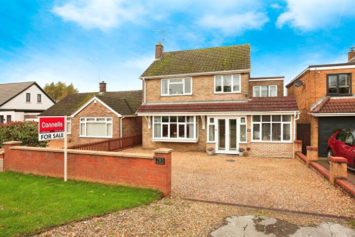 4 Bedroom Detached House For Sale In Peterborough Road, Farcet, Peterborough, PE7