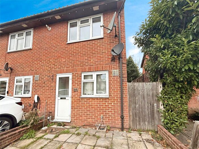 2 Bedroom End Of Terrace House To Rent In Fernleigh Close, Croydon, CR0