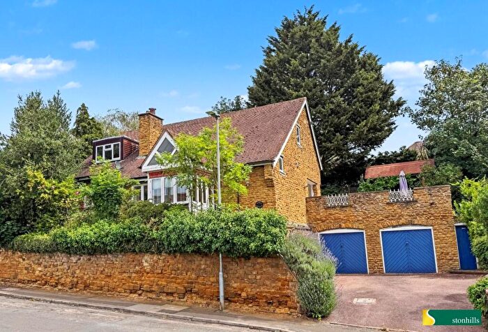 3 Bedroom Detached House For Sale In Raynsford Road, Dallington, Northampton, NN5