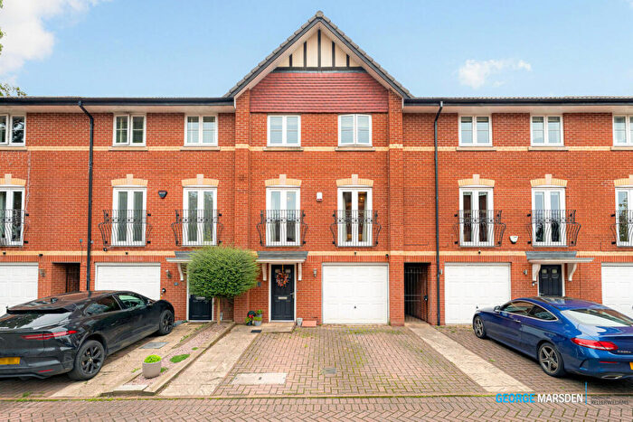 4 Bedroom Town House For Sale In Regents Place, Bolton, BL6