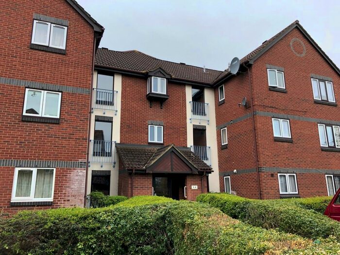 1 Bedroom Flat To Rent In Swaythling Close, Edmonton, N18