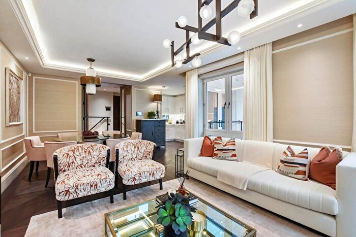 3 Bedroom Flat To Rent In Prince Of Wales Terrace, London, W8