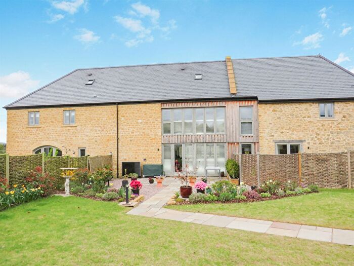 4 Bedroom Barn Conversion For Sale In Yeabridge Court, Yeabridge, South Petherton, TA13