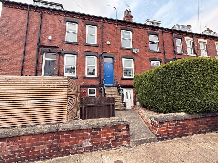 3 Bedroom Terraced House For Sale In Beechwood Avenue, Burley, Leeds, LS4
