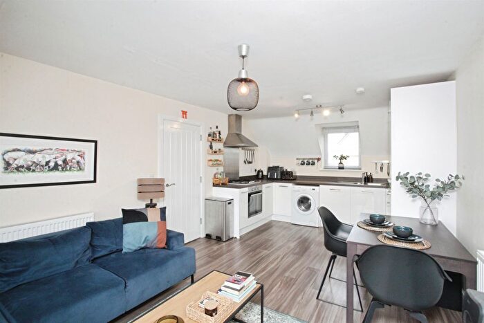 2 Bedroom Flat For Sale In Doyle Close, Rugby, CV21